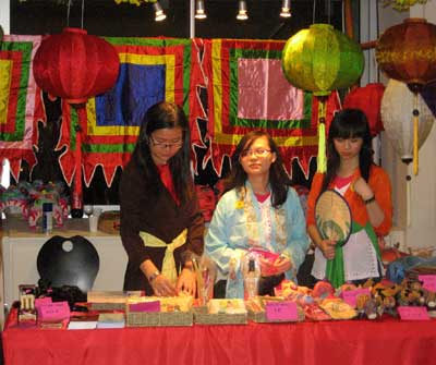 Hội người Việt Nam tại Pháp với các hoạt động đón Tết Nhâm Thìn 2012