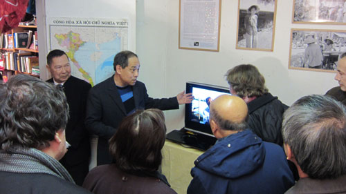 A Photo book “Vietnamese we” in France