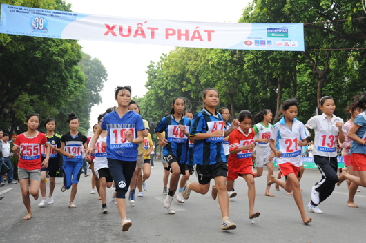 Sôi nổi giải chạy Báo Hà Nội mới vì hòa bình lần thứ 39