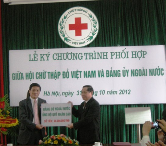 Tăng cường phối hợp giữa Hội Chữ Thập đỏ Việt Nam và Đảng ủy ngoài nước
