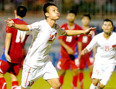2012年青年报杯足球国际公开赛：越南青年报U21队获得“开门红”