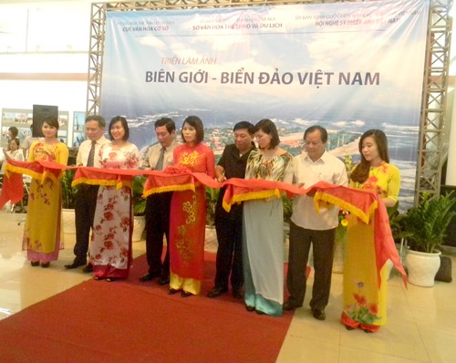 Triển lãm và trao giải cuộc thi ảnh “Biên giới – Biển đảo Việt Nam”