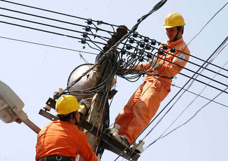 Tập đoàn Điện lực Việt Nam Kịp thời khắc phục hậu quả do bão số 7 gây ra đối với hệ thống điện