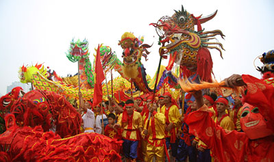 Beautiful moments at Dragon Dancing Festival 2012