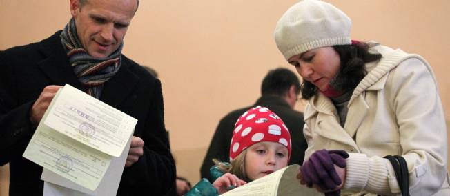 Ukraine le parti de Ianoukovitch arrive en tête