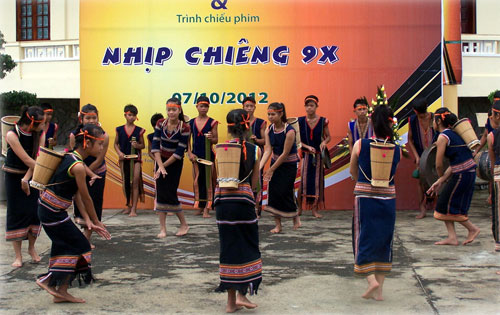 Kon Tum Trưng bày và trình chiếu phim nhịp chiêng 9X