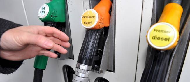 Carburant les prix à la pompe repartent à la baisse