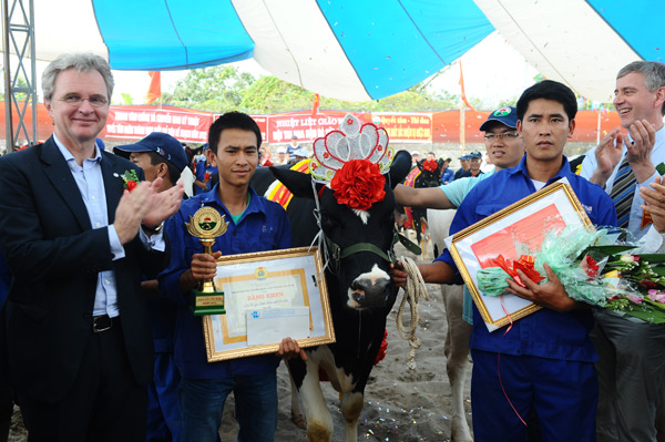 Miss Milk Cow 2012 competition opens in Son La