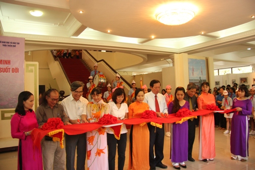 Thừa Thiên - Huế Triển lãm Chủ tịch Hồ Chí Minh - Tấm gương học tập suốt đời