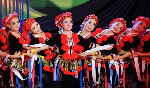 “Hoa muôn sắc”