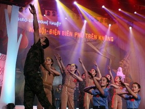 Artistic exchange on Hanoi – Dien Bien Phu in the air