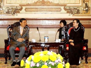 胡志明市领导会见泰国国会上议院第一副议长