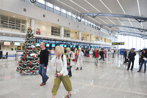 Da Nang airport welcomes over 3 2 million tourists