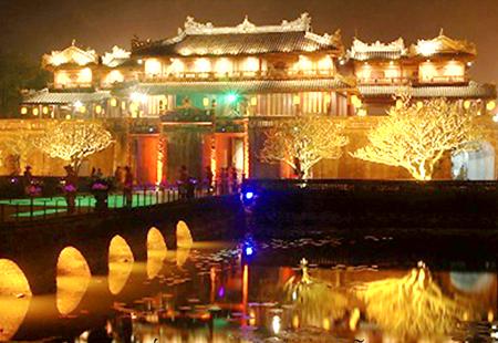 Northern Central Vietnam welcomes 10 3 million tourists during National Tourism Year 2012