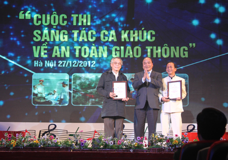 Trao giải cuộc thi sáng tác ca khúc về an toàn giao thông