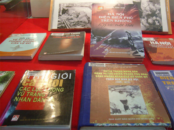 Expo Dien Bien Phu aérien à travers les documents