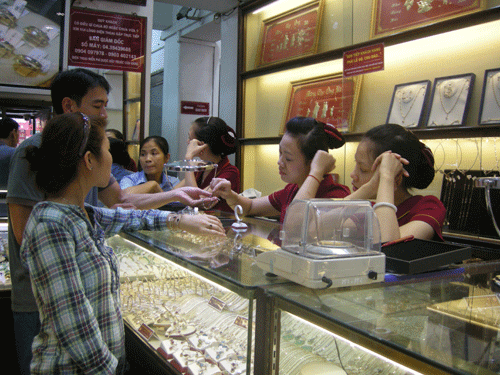 Yêu cầu các tổ chức tín dụng không trả lãi, lợi tức giữ hộ vàng