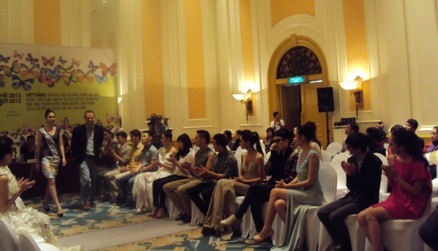 Tuần lễ thời trang xuân hè 2013