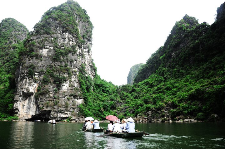 Khu du lịch sinh thái Tràng An “Hạ Long trên cạn”