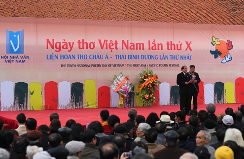 Ngày Thơ Việt Nam lần thứ 10 Vì sự hòa bình và chăm lo đời sống tinh thần cho đất nước