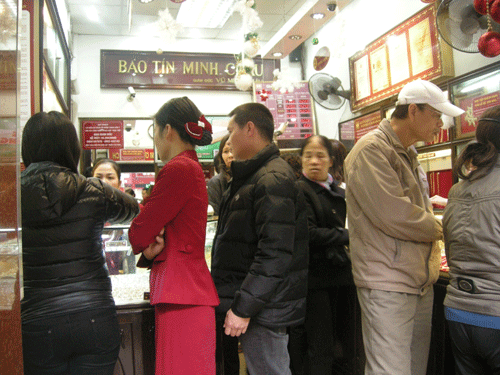Nhiều ngân hàng tăng lãi suất huy động vàng