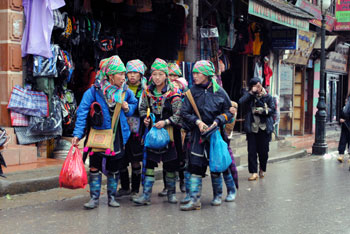 Lao Cai racks up nearly 970,000 tourists in 2011