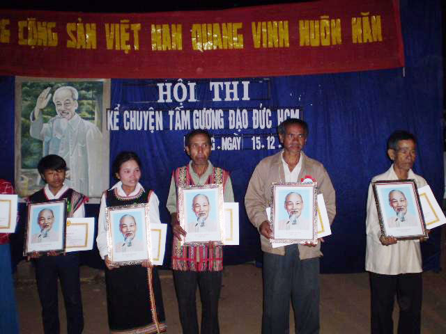 Kon Tum Triển khai kế hoạch học tập và làm theo tấm gương đạo đức Hồ Chí Minh năm 2012