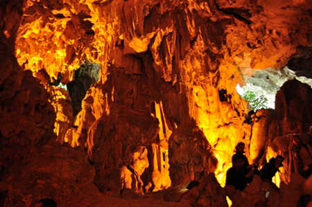 Sung Sot Cave named among world top ten amazing caves