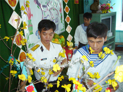 Đảo xa ấm tình cảm đất liền