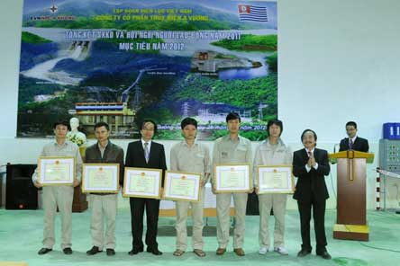 Công ty cổ phần thủy điện A Vương Tổng kết sản xuất kinh doanh