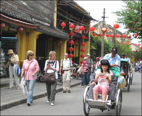 Over 1 3 million foreign tourists to Vietnam in two months