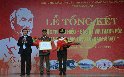 Trao giải cuộc thi tìm hiểu Bác Hồ với Thanh Hóa – Thanh Hóa làm theo lời Bác Hồ dạy”