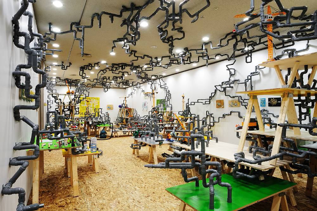 Nhóm nghệ sĩ Nhật Bản tổ chức triển lãm sắp đặt đồ chơi tại Việt Nam