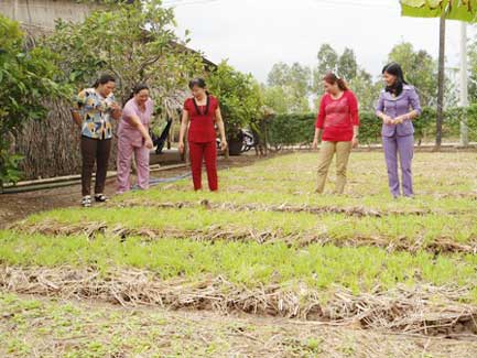 Huyện Phú Tân Cà Mau  Đẩy mạnh việc làm theo tấm gương đạo đức Hồ Chí Minh