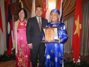 Un écrivain vietnamien reçoit le prix  SEA Writers Awards