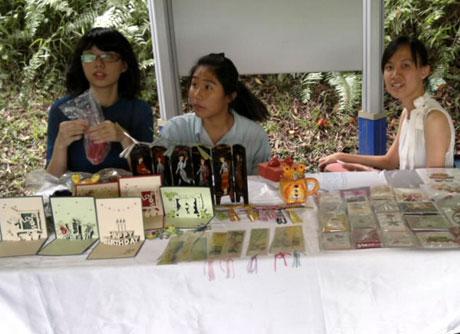Du học sinh Việt Nam gây quỹ từ thiện