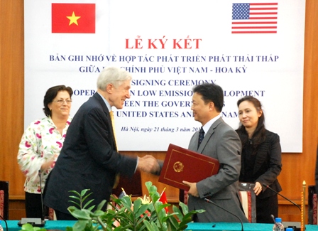 Việt Nam và Hoa Kỳ hợp tác giảm lượng khí thải