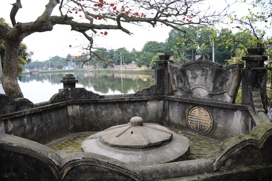 Cổ kính làng Nôm