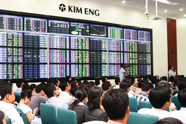 Thúc đẩy hoạt động và tăng cường quản lý thị trường chứng khoán