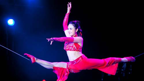 Thu Hien awarded international circus prize in Spain