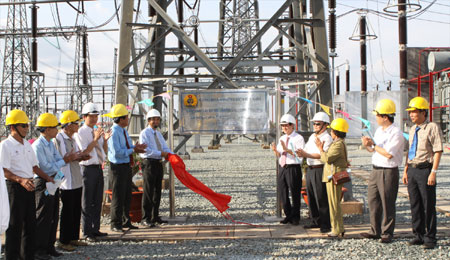 Công ty Truyền tải điện 4 Gắn biển công trình Trạm biến áp 500 kV Tân Định