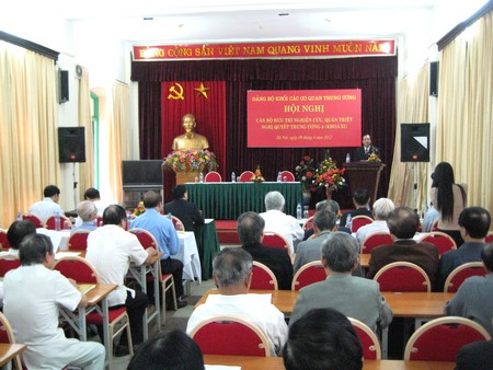 Cán bộ hưu trí các cơ quan Trung ương nghiên cứu, quán triệt Nghị quyết Trung ương 4 khóa XI