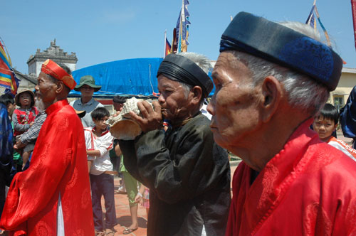 Lễ khao lề thế lính Hoàng Sa tại Lý Sơn Quảng Ngãi