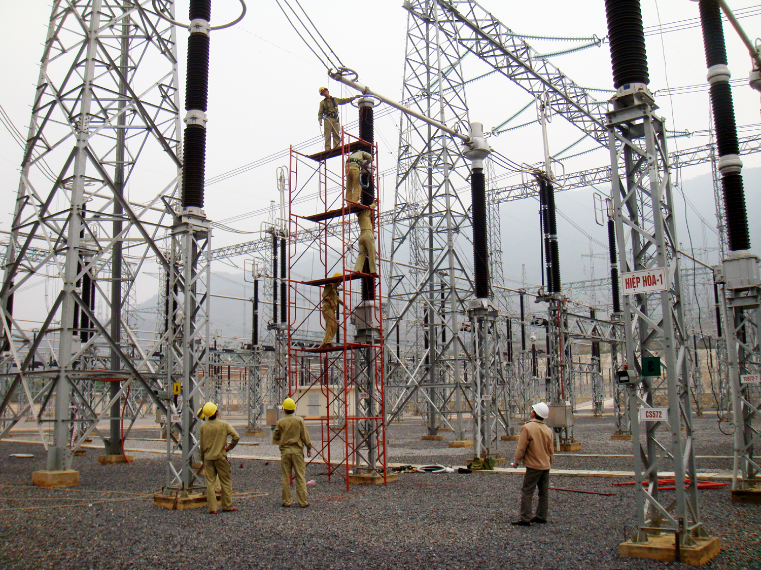 Đường dây 500kV Sơn La - Hiệp Hòa chính thức hòa lưới điện quốc gia