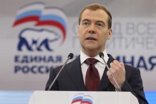Le premier ministre Medvedev élu à la tête de Russie unie