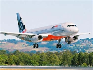 Jetstar Pacific offers flights linking Hanoi and central region