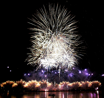 Cuộc thi pháo hoa Quốc tế Đà Nẵng 2012 Lung linh sắc màu
