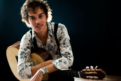 获得13项国际大奖的吉他艺术家赴越演出