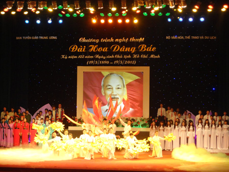 Chương trình nghệ thuật Đài hoa dâng Bác