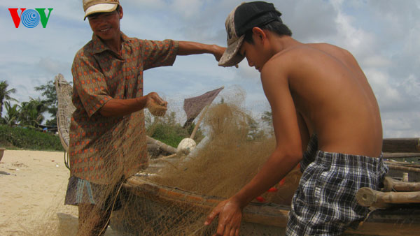 Trằn trọc bám biển mưu sinh